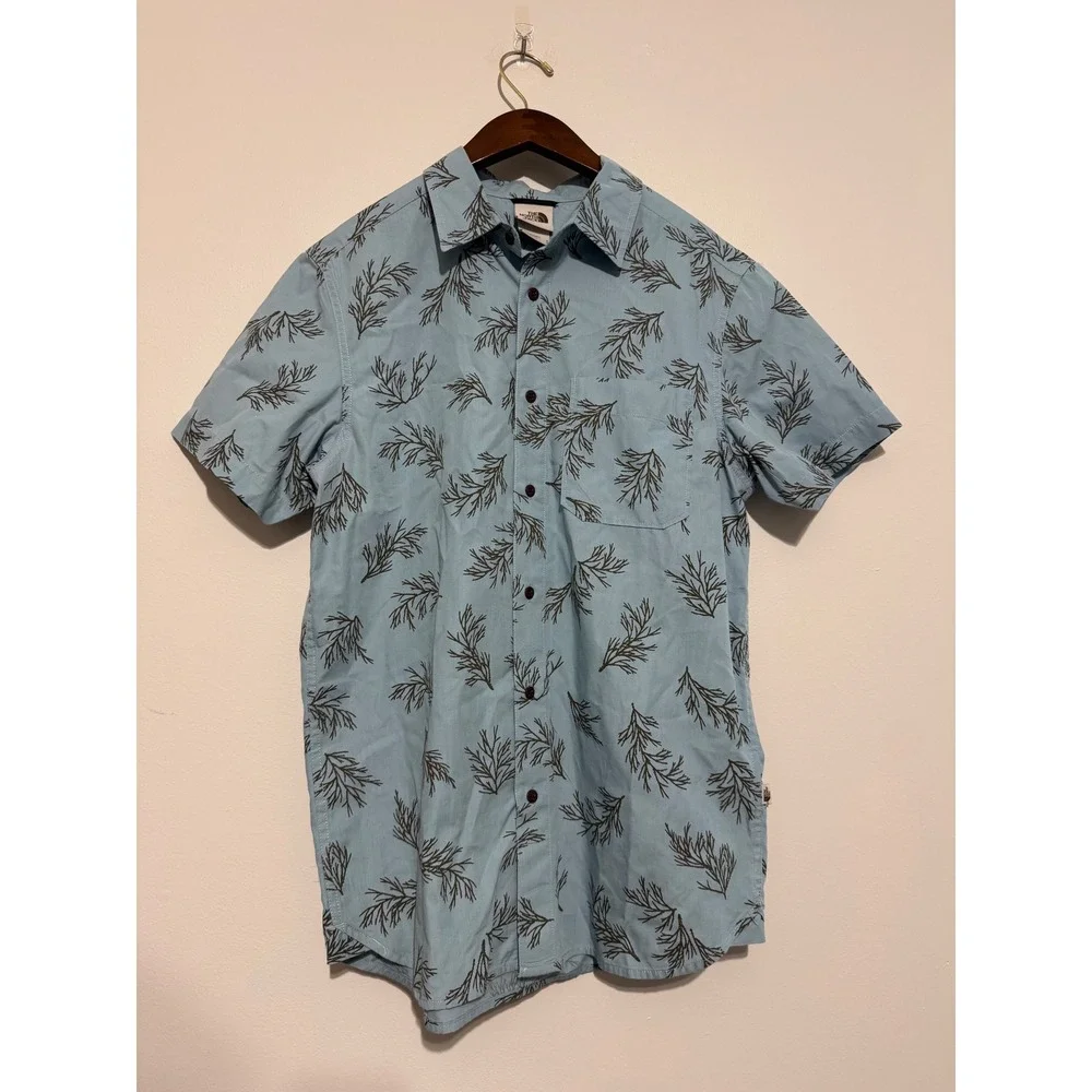 The North Face Mens Medium Blue Botanical Branch Print Short Sleeve Button Shirt